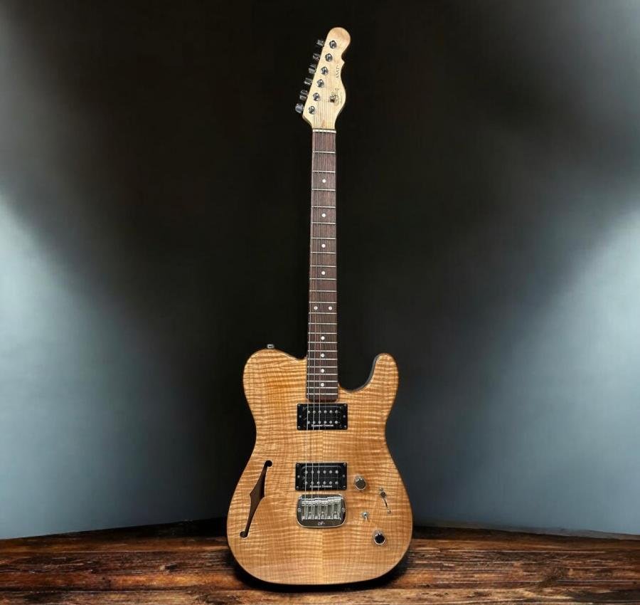 Guitarra G&L ASAT Deluxe Thinline - Seminova